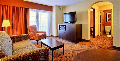 Rooms and Suites Lodging .